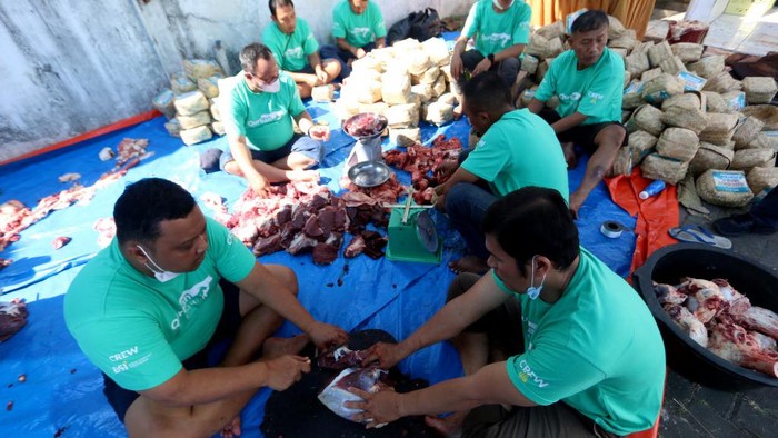 Idul Adha jadi semangat BSI untuk mengajak masyarakat berbagi kebahagiaan dan menyalurkan hewan kurban terbaik ke pelosok negeri. Ini buktinya.