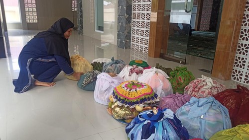 Tradisi Banten Pajegan saat Hari Raya Idul Adha, di Kampung Tribulaka Sasak, Desa Bukit, Kecamatan dan Kabupaten Karangasem, Bali, Minggu (10/7/2022).