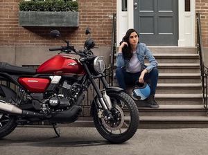 Gagah Banget! Ini Potret Motor Retro-Modern Terbaru TVS Ronin