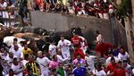 Uji Nyali Lari dari Kejaran Banteng di Festival San Fermin Spanyol