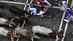 Uji Nyali Lari dari Kejaran Banteng di Festival San Fermin Spanyol