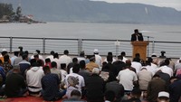 Wagub Ijeck mengatakan salat Idul Adha di pinggiran Danau Toba merupakan pengalaman luar biasa. 