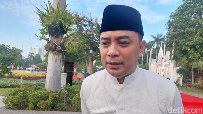 wali kota surabaya eri cahyadi