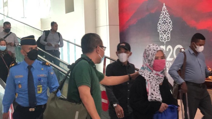 Adewinda binti Isak Ayub, seorang WNI asal Cianjur kembali ke Tanah Air. Terpidana atas tuduhan pembunuhan anak majikan yang terjadi pada Juni 2019 di Arab Saudi itu kini telah tiba di Indonesia.