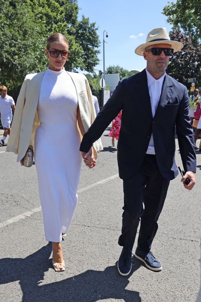 Kami terlalu fokus dengan pekerjaan, lalu tiba-tiba Jack datang, dan kami selalu membahas soal pernikahan. Kami masih menunggu waktu yang tepat, kata Rosie kepada Extra seperti dikutip People. Pernikahan, tambah model 31 tahun itu, bukan prioritas untuk saat ini. Namun, keduanya masih sangat bahagia melakoni kehidupan sebagai pasangan yang bertunangan.  Foto: Getty Images