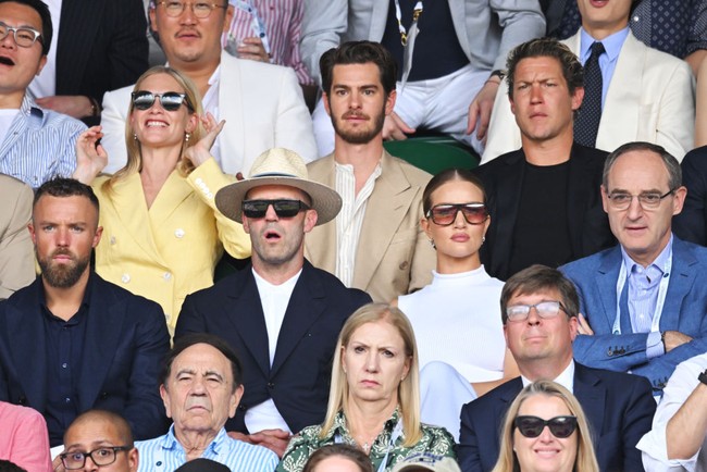 Dalam sebuah wawancara, Rosie Huntington-Whiteley pernah mengungkapkan alasannya dan Jason betah tunangan alias belum mau menikah. Dia mengaku masih menunggu waktu yang tepat dan lebih memprioritaskan karier untuk saat ini.  Foto: Getty Images