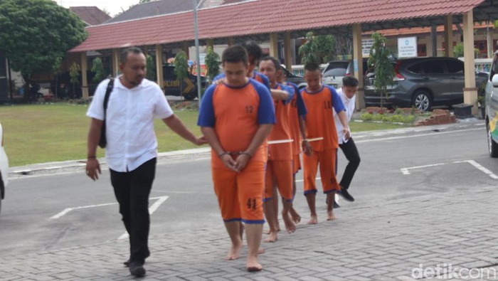 5 tersangka yang halangi polisi saat upaya jemput paksa Mas Bechi