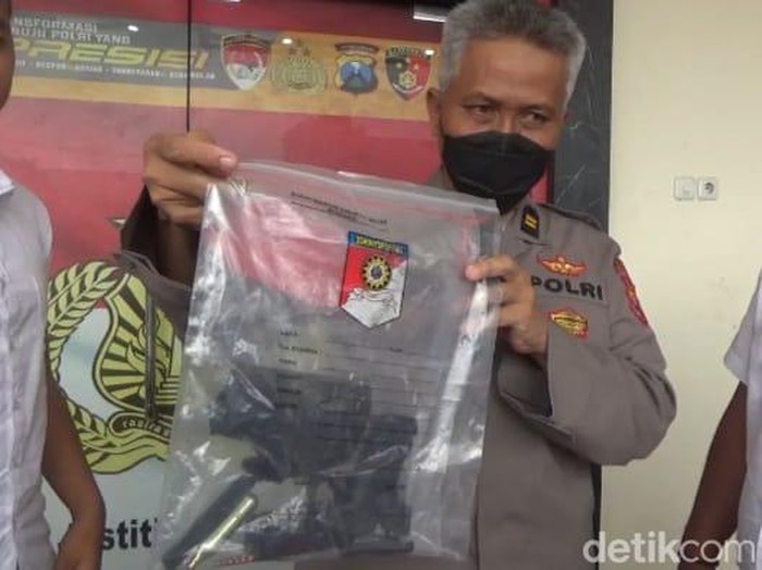 Air gun yang disita polisi saat upaya penyergapan Mas Bechi