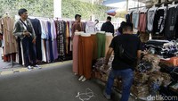 Meski kembali beroperasi, jumlah pengunjung masih terlihat sepi.
