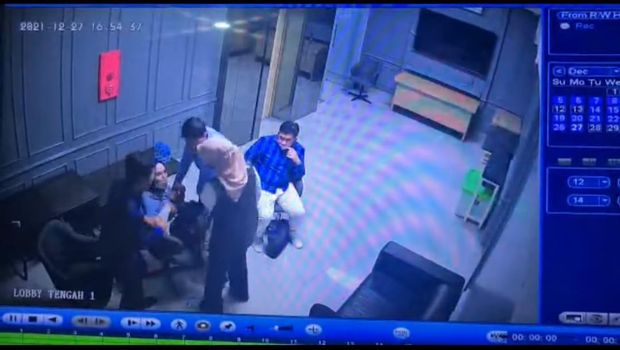 CCTV yang menjadi bukti Marissya Icha laporkan Medina Zein.