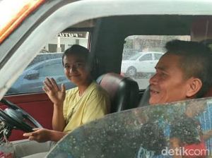 Kisah Dewi Mahasiswi Toraja Jadi Sopir Angkot Demi Ortu-Biaya Kuliah
