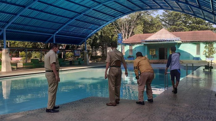 Dispar cek objek wisata THR Kramat Batang, Senin (11/7/2022).