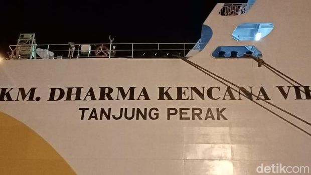 Foto KM Dharma Kencana VII Tanjung Perak lokasi rekonstruksi kasus bocah tewas dianiaya di kapal (detikSulsel/Muh ishak Agus).