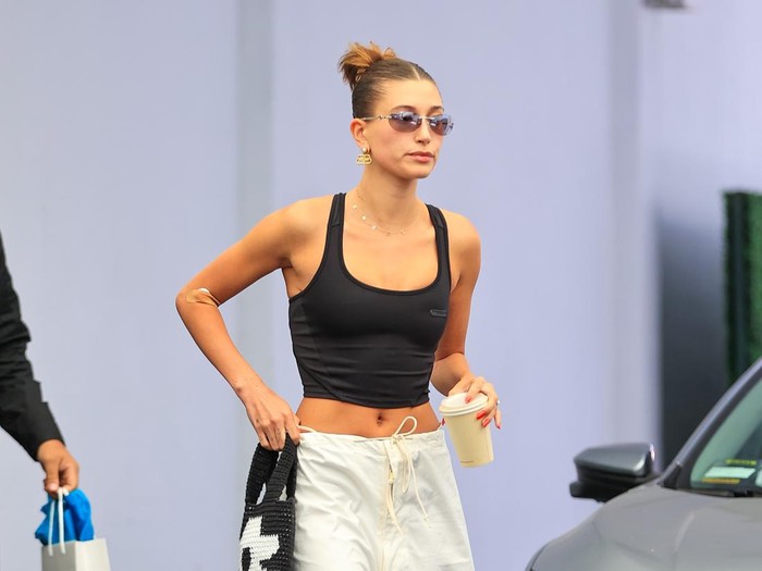 LOS ANGELES, CA - JULY 01: Hailey Bieber is seen on July 01, 2022 in Los Angeles, California.  (Photo by Rachpoot/Bauer-Griffin/GC Images)