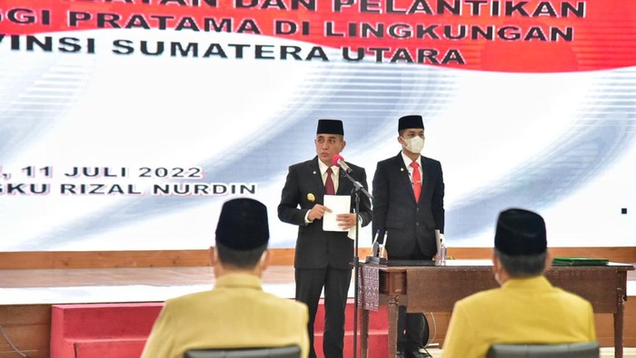 Gubsu Edy melantik 11 pejabat eselon II yang baru