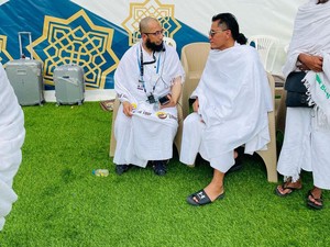 Adem, Gus Miftah dan Ustaz Khalid Basalamah Bersua di Arafah
