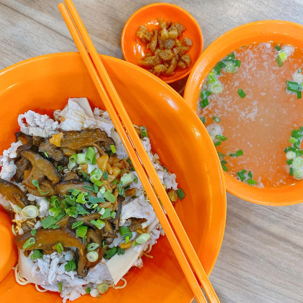 Kedai Mie Ayam laris di Singapura