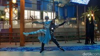 Tidak hanya itu parade ini juga menampilkan para alien dari dunia futuristik Sci-fi. Parade ini tidak hanya diisi dengan arak-arakan, tetapi ada juga atraksi-atraksi dari para peserta parade di beberapa titik.