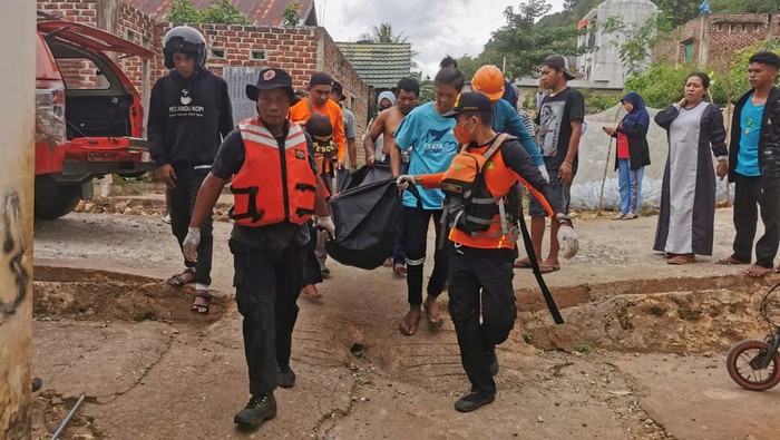 Korban hilang di Baubau usai terjatuh di sungai di Baubau ditemukan meninggal (Dok. Istimewa).