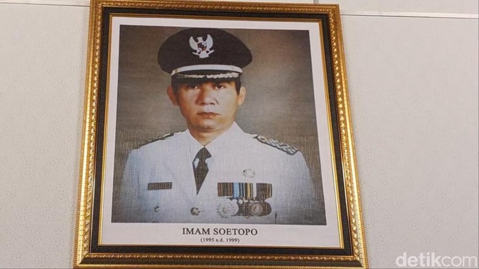 Mantan Wali Kota Solo Imam Soetopo.