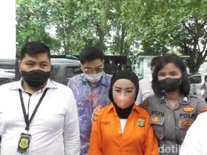 Medina Zein Sempat Sakit saat Diperiksa Polrestabes Surabaya