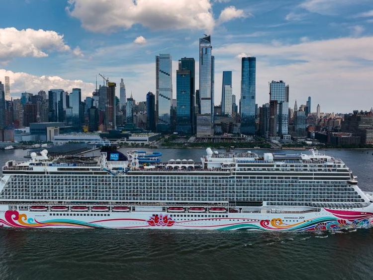 Megahnya Norwegian Joy, Kapal Pesiar Bak Hotel Super Mevvah