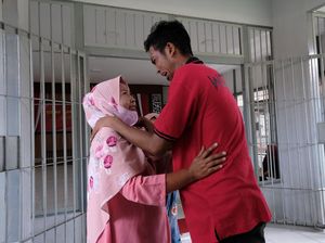 2 Tahun Terpisah Gegara Pandemi, Begini Momen Rindu di Lapas Pontianak