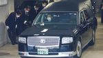 Momen Istri Shinzo Abe Antar Jenazah Sang Suami ke Pusara Terakhir