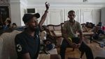 Tengok Lagi Euforia Demonstran Saat Kuasai Rumah Presiden Sri Lanka