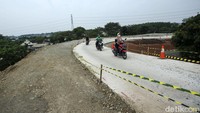 Saat ini pembangunan overpass terus dikebut.