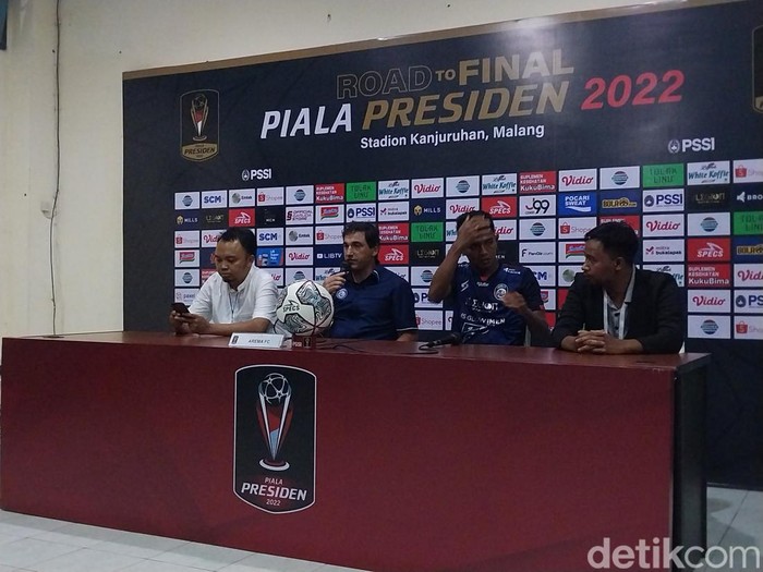 Pelatih Arema FC Eduardo Almeida