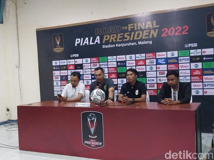 Pelatih PSIS Sergio A. Alexander