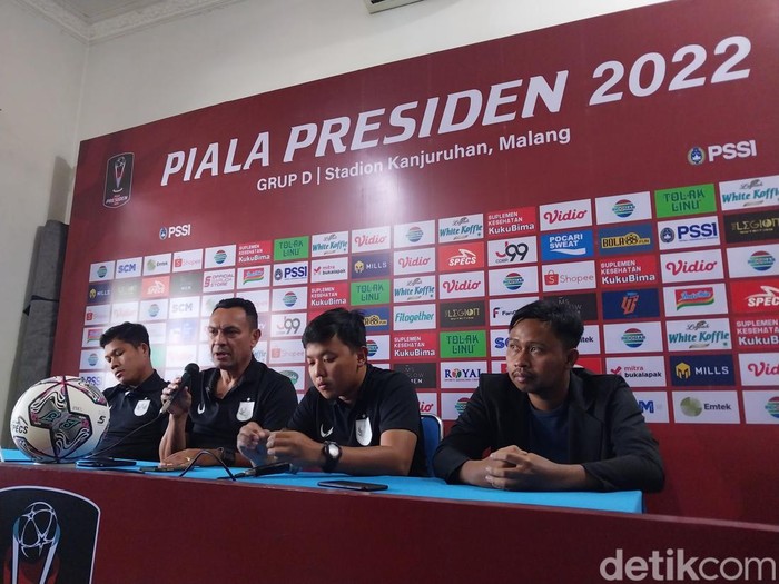 Pelatih PSIS Sergio Aprecido