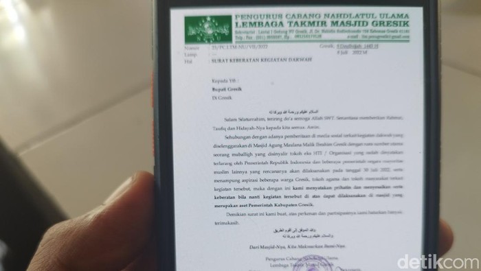 Poster kegiatan Konser Langit dengan penceramah Ustaz Hanan Attaki di Masjid Agung Gresik
