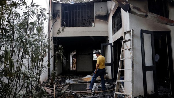 Beginilah Rumah PM Sri Lanka yang Diamuk Massa, Porak-poranda