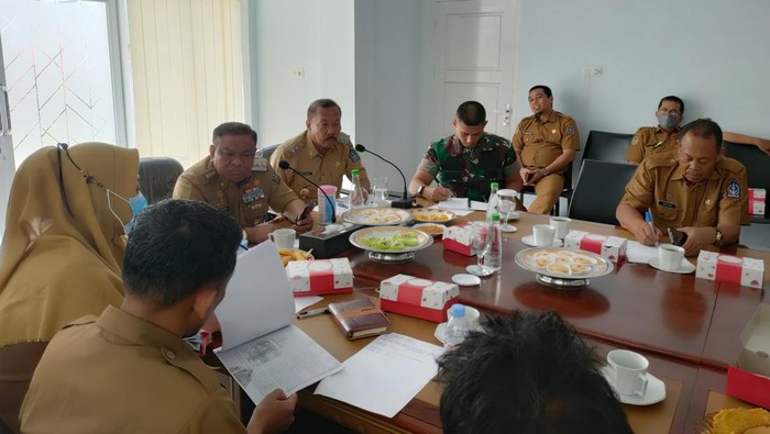 Rapat ekspose desain pembangunan rumah adat Bola Soba di Kantor Dinas Bina Marga Cipta Karya dan Tata Ruang, Senin (11/7/2022).