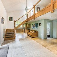 Menurut agen rumah Strutt and Parker, rumah ala Teletubbies ini didesain ramah lingkungan. Rumah memiliki panel solar dan bio-mass boiler. Foto: Dok. Strutt & Parker