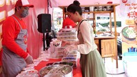 Suaminya lantas mendukung agar Sarwendah menjual mie ayam racikannya secara komersial. Ruben berharap Mie Gerobak Ci Wen bisa sukses.
