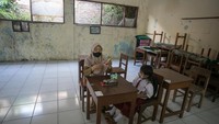 Sekolah yang letaknya di tengah Kota Solo tersebut hanya mempunyai satu murid baru pada tahun ajaran 2022/2023. Kondisi tersebut akibat sistem zonasi Penerimaan Peserta Didik Baru (PPDB) daring dan letak sekolah yang jauh dari permukiman.