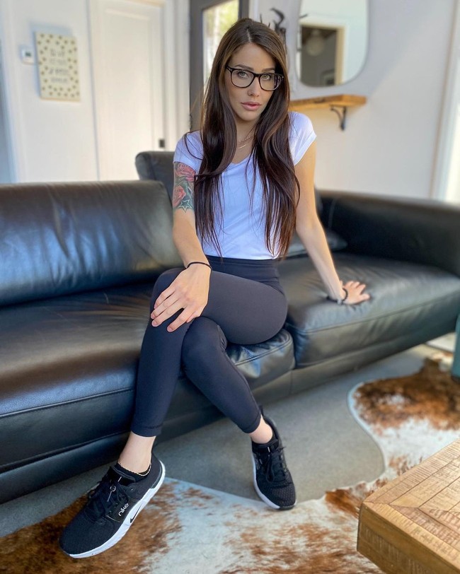 Aku bisa dikontrak jadi model sebagai Stephanie Beaudoin. Aku bisa menjadi model produk skin care. Aku tidak bisa melakukan jika brand menyebut Stephanie si kriminal atau yang lain. Itu kondisi yang cukup oke, katanya dilansir Dailystar.Foto: Instagram Stephanie Beaudoin