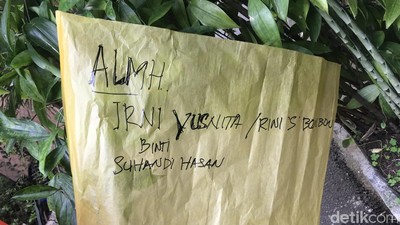 Suasana Rumah Duka Rini S Bon Bon