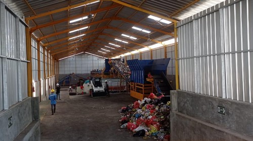 Suasana TPST Samtaku Jimbaran, Kuta Selatan, Badung, Bali.