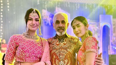 8 Foto Kareena Kaur, Anak Sambung Bunga Zainal, Cantik Bak Artis Bollywood