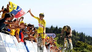 9 Etape TDF 2022, Pogacar Tak Tersentuh, Van Aert Perkasa