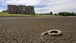 Tembus 30 Derajat Celcius, Sungai di Wales Mengering