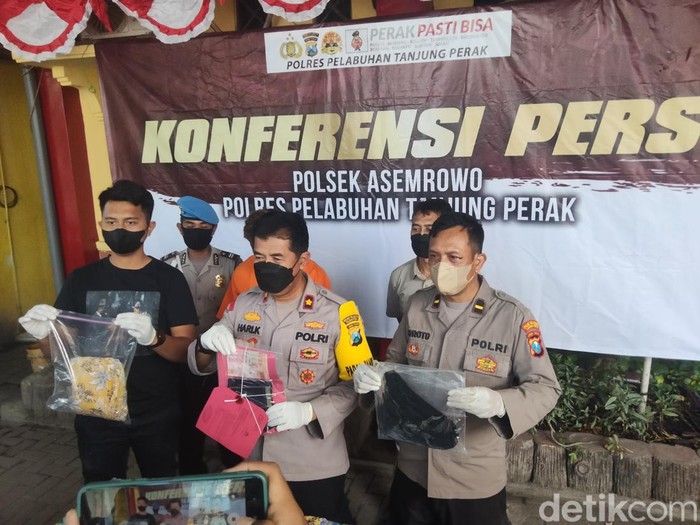 Barang bukti prostitusi suami jual istri di Surabaya