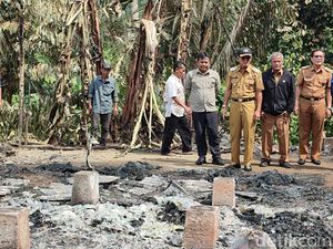Pemkab Ciamis Bantu Bangun Rumah Kampung Adat Kuta yang Terbakar