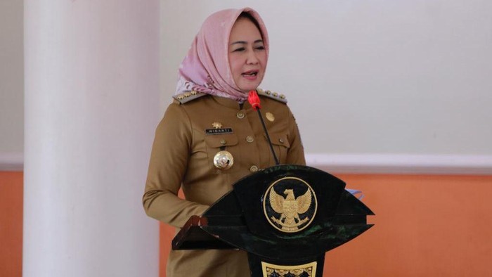 Bupati Tulang Bawang Winarti