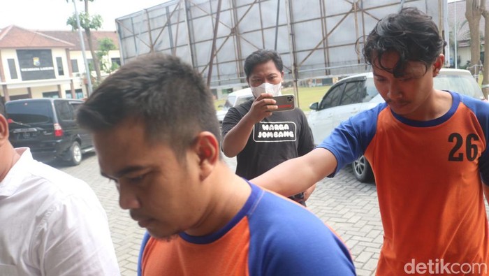 Dedy Purnama pengawal Mas Bechi yang dipersenjatai air gun