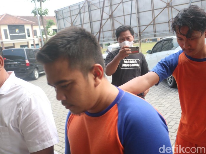 Dedy Purnama pengawal Mas Bechi yang dipersenjatai air gun